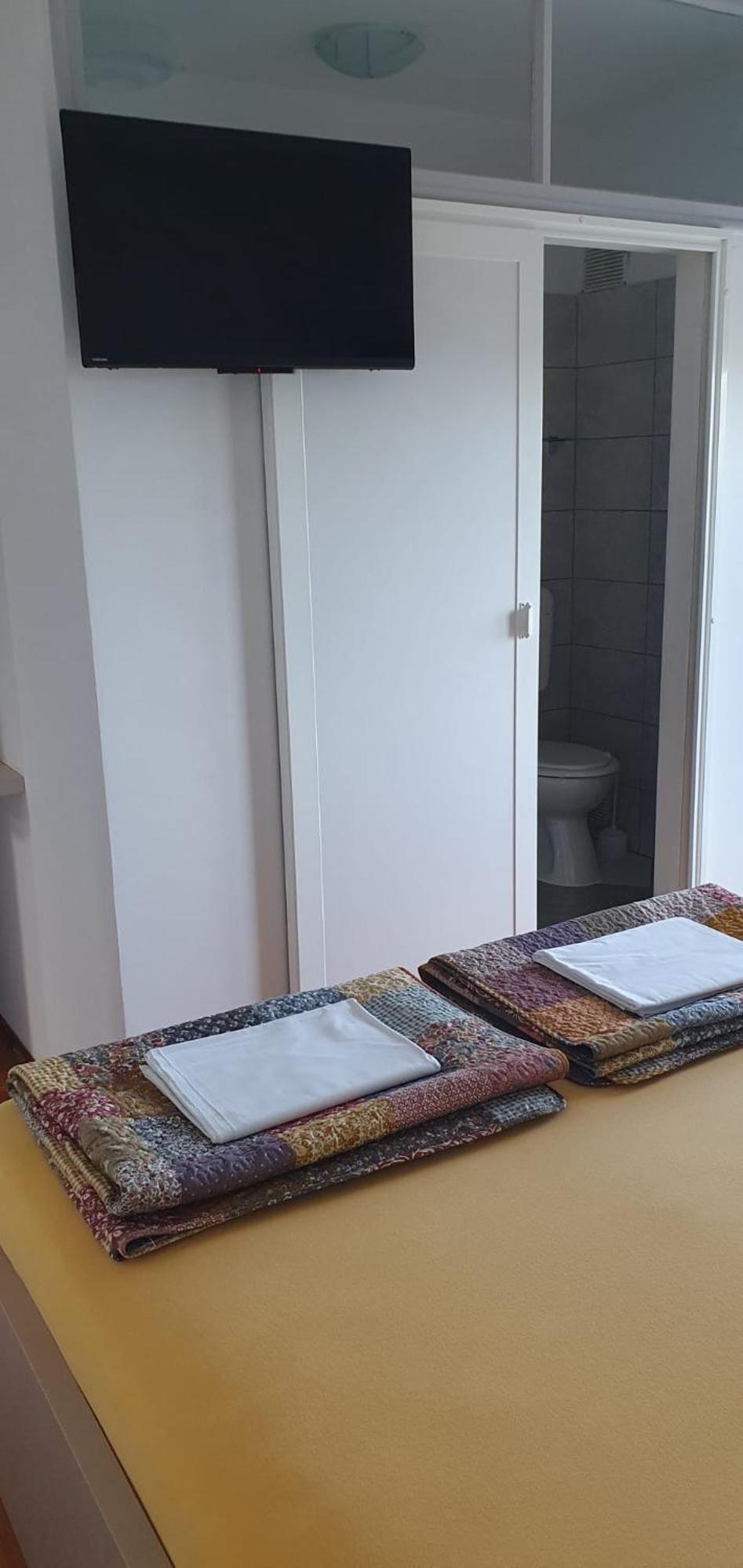 Apartments & Rooms Fam Ribaric Banjol Δωμάτιο φωτογραφία